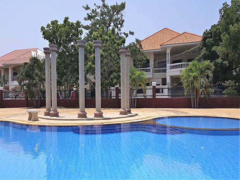 Yailand Luxury Pool Apartment Pattaya